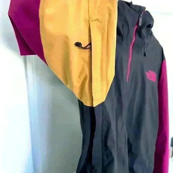 Worn to with twice less an hour use thought I’d fit but I’m a large not medium - Picture 3 of 7